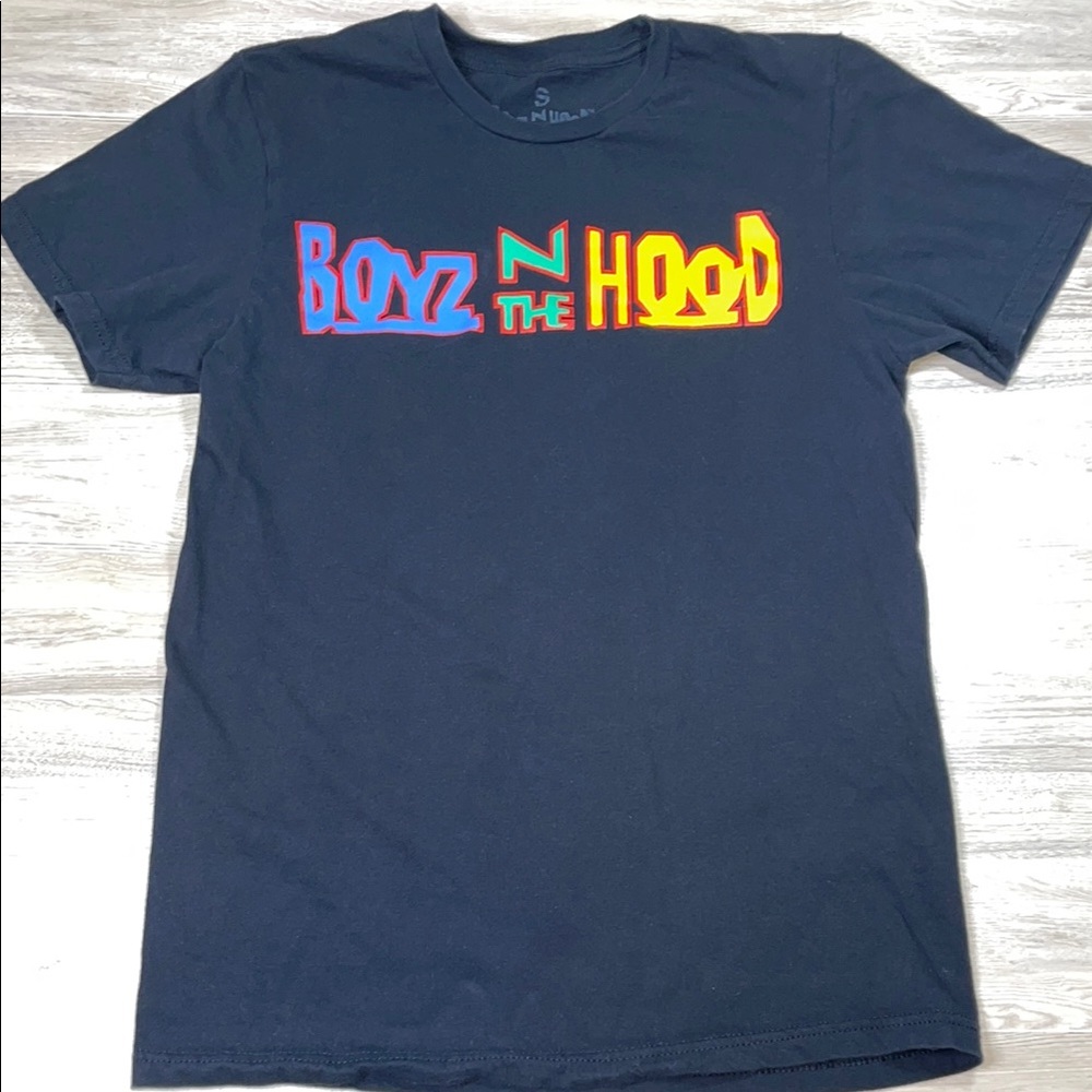 Men’s Graphic Tee with Colorful Boys N The Hood Print. Size S